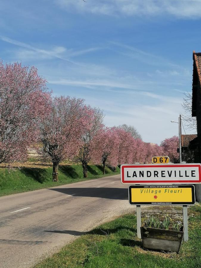 Chambre d'hôtes Esprit de Famille Landreville Exterior foto